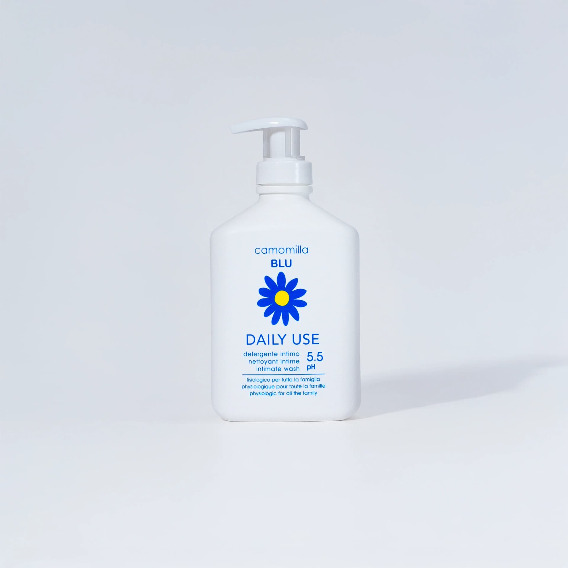 Camomilla Blu Daily Use غسول حميمي يومي بمستخلص البابونج 300ml
